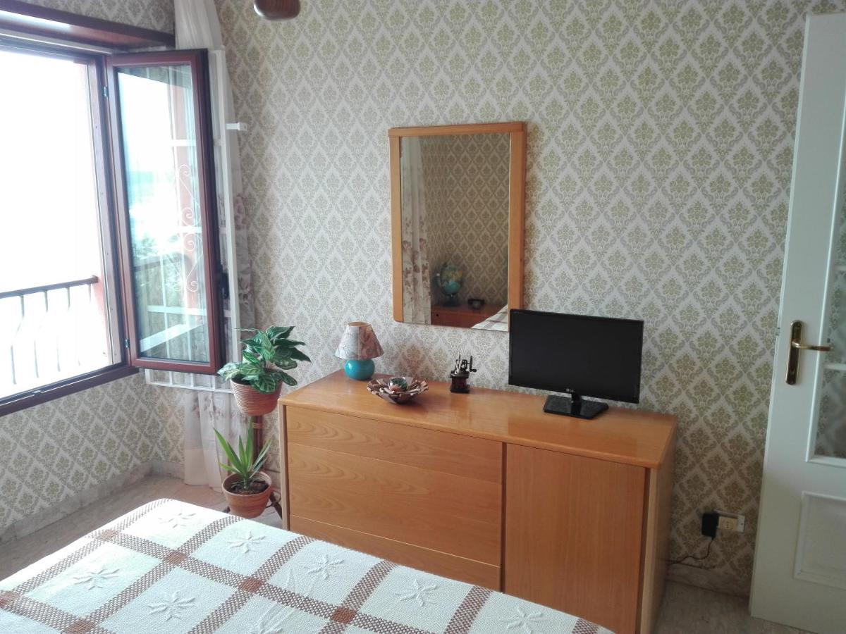 Apartmán Un Tuffo In Mare Janov Exteriér fotografie