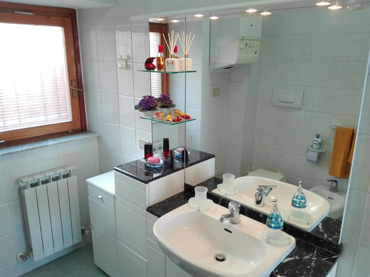 Apartmán Un Tuffo In Mare Janov Exteriér fotografie