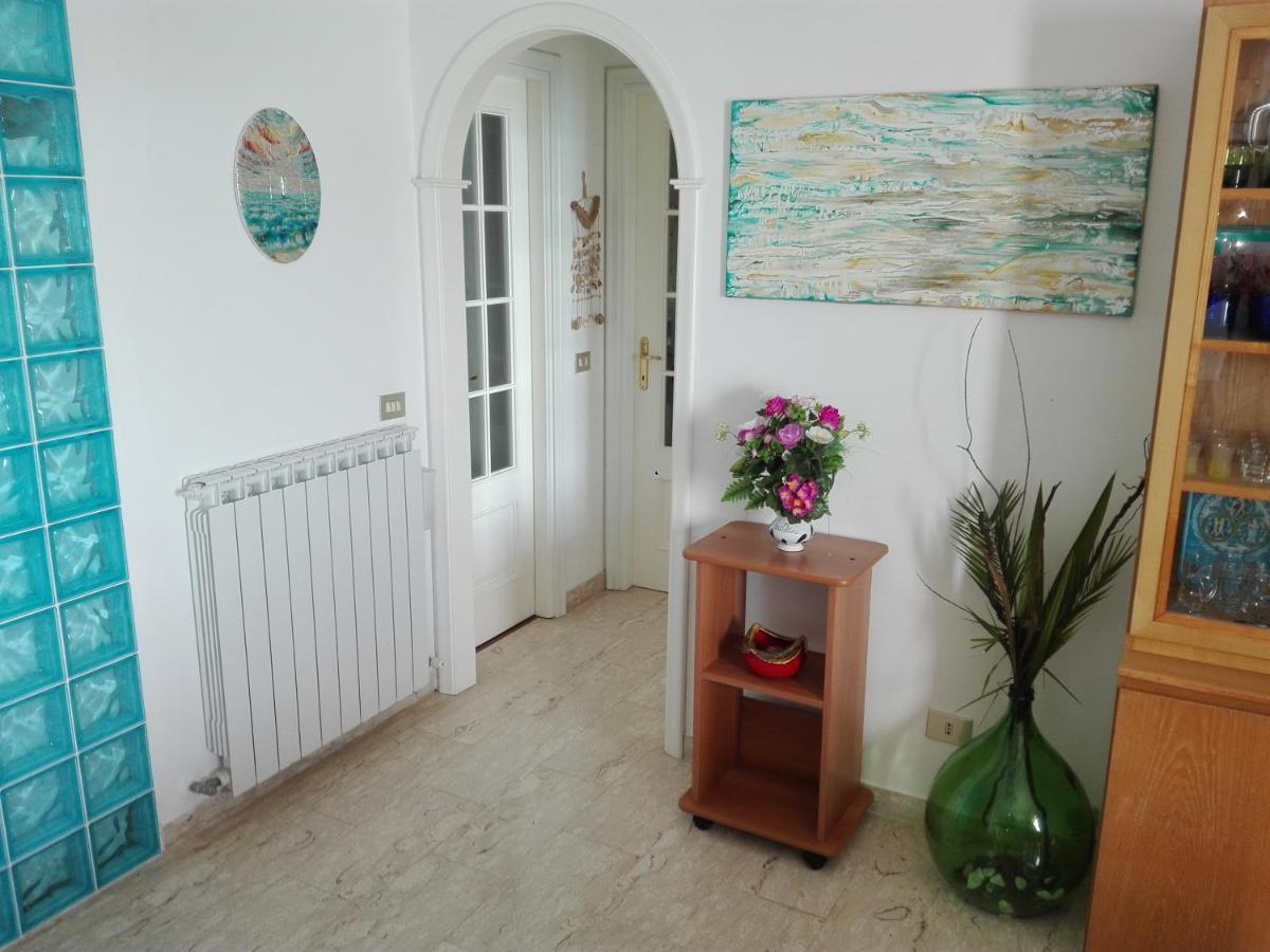 Apartmán Un Tuffo In Mare Janov Exteriér fotografie